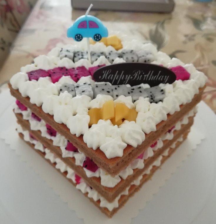 如何做简单又逼格高的方形奶油蛋糕