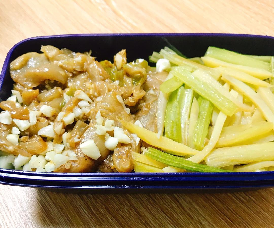 土豆炒芹菜