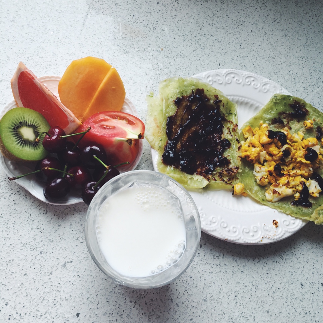 不急不躁吃早餐