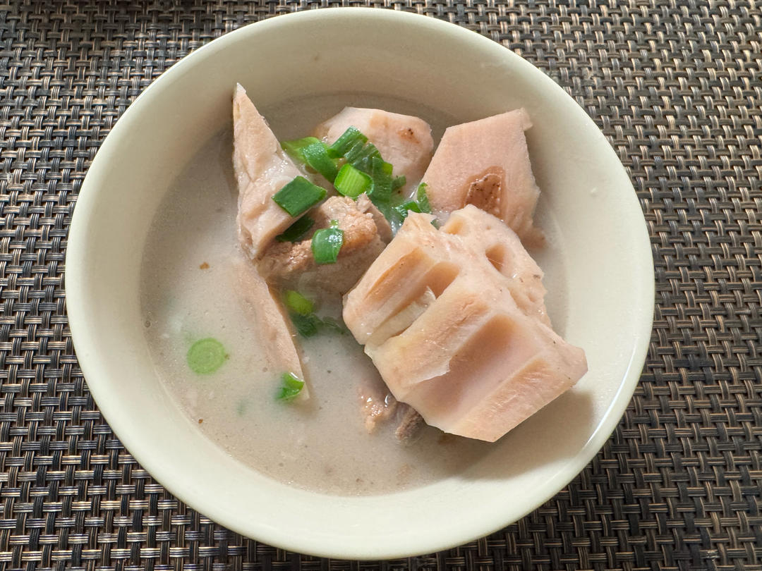 就是这个味道，好好喝的藕汤  #湖北藕汤 /湖北人对藕汤有独特的执着