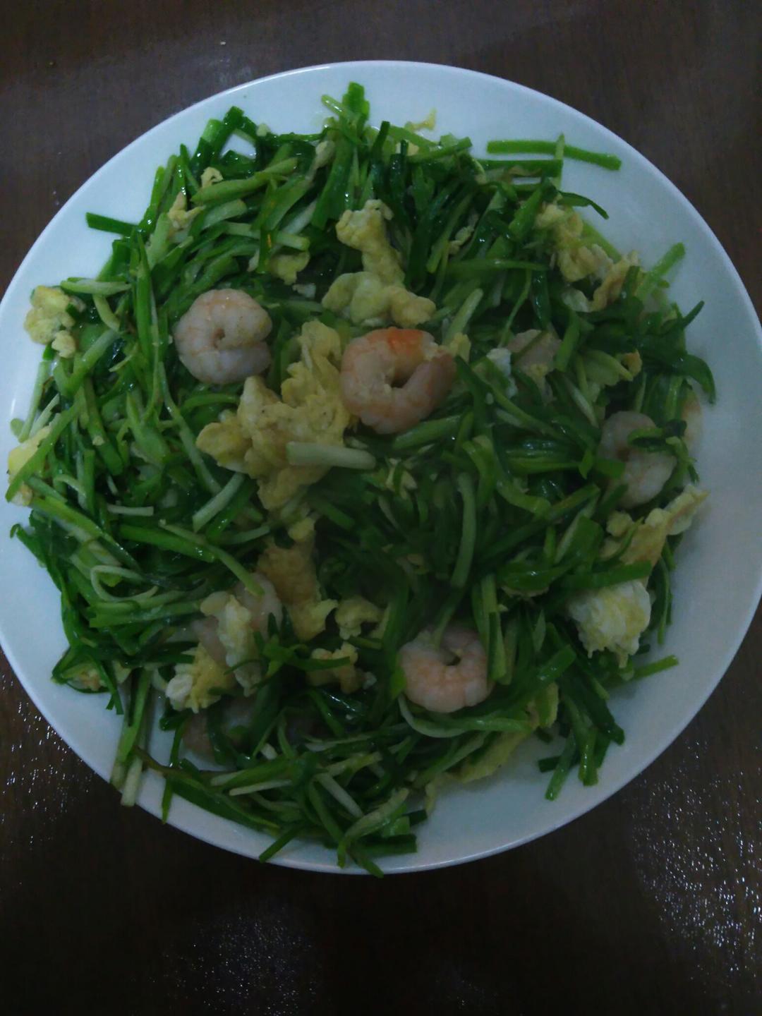 蒜苗炒虾仁鸡蛋