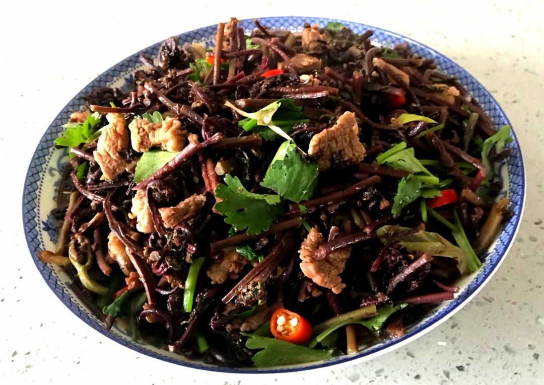 蕨菜炒肉的做法步骤图 蕨菜炒肉怎么做好吃 红叶健康厨房 下厨房