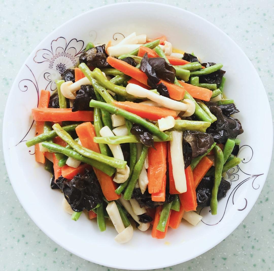 田园小炒，颜色和营养搭配丰富的清新菜肴