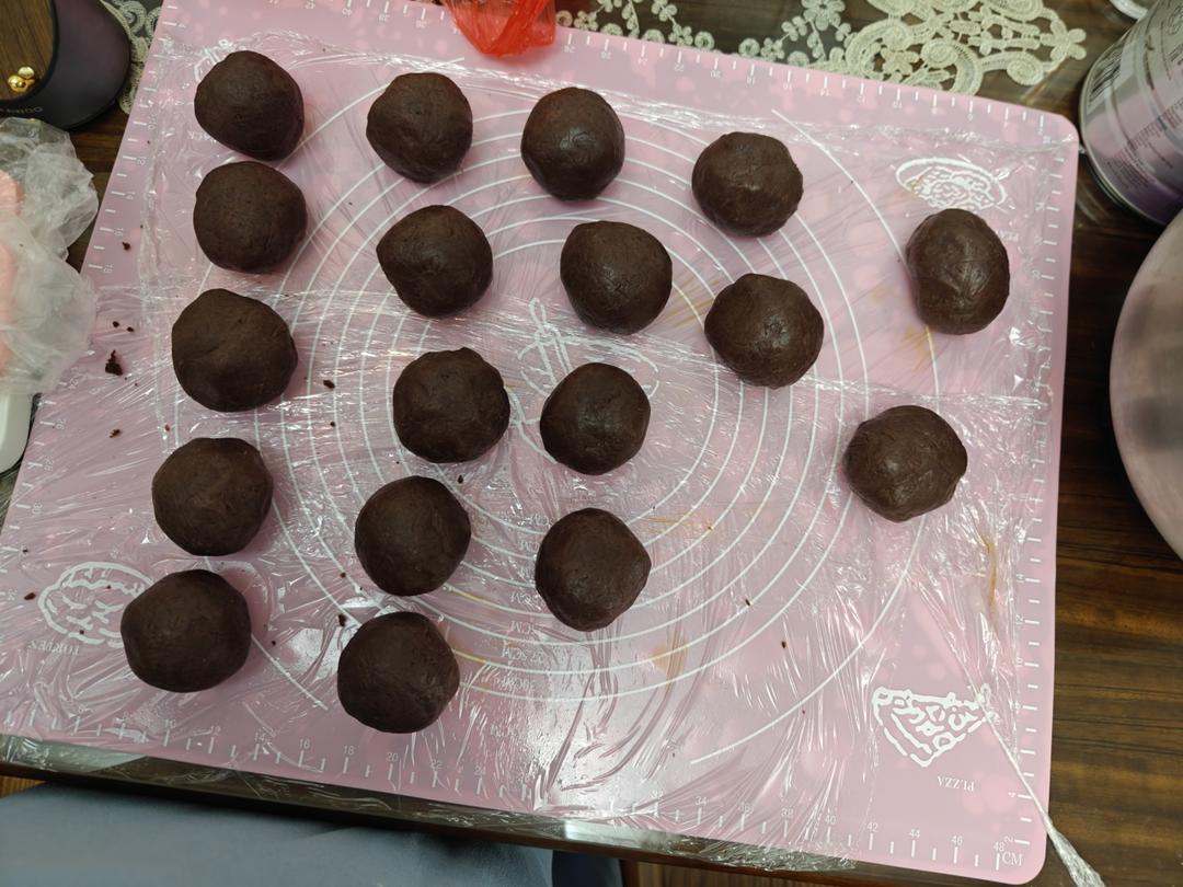 广式豆沙蛋黄月饼（步骤超详细，新手适用）