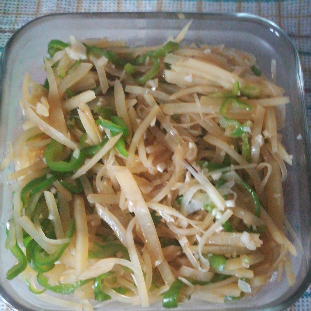 好吃又方便的青椒土豆丝，来喽！
