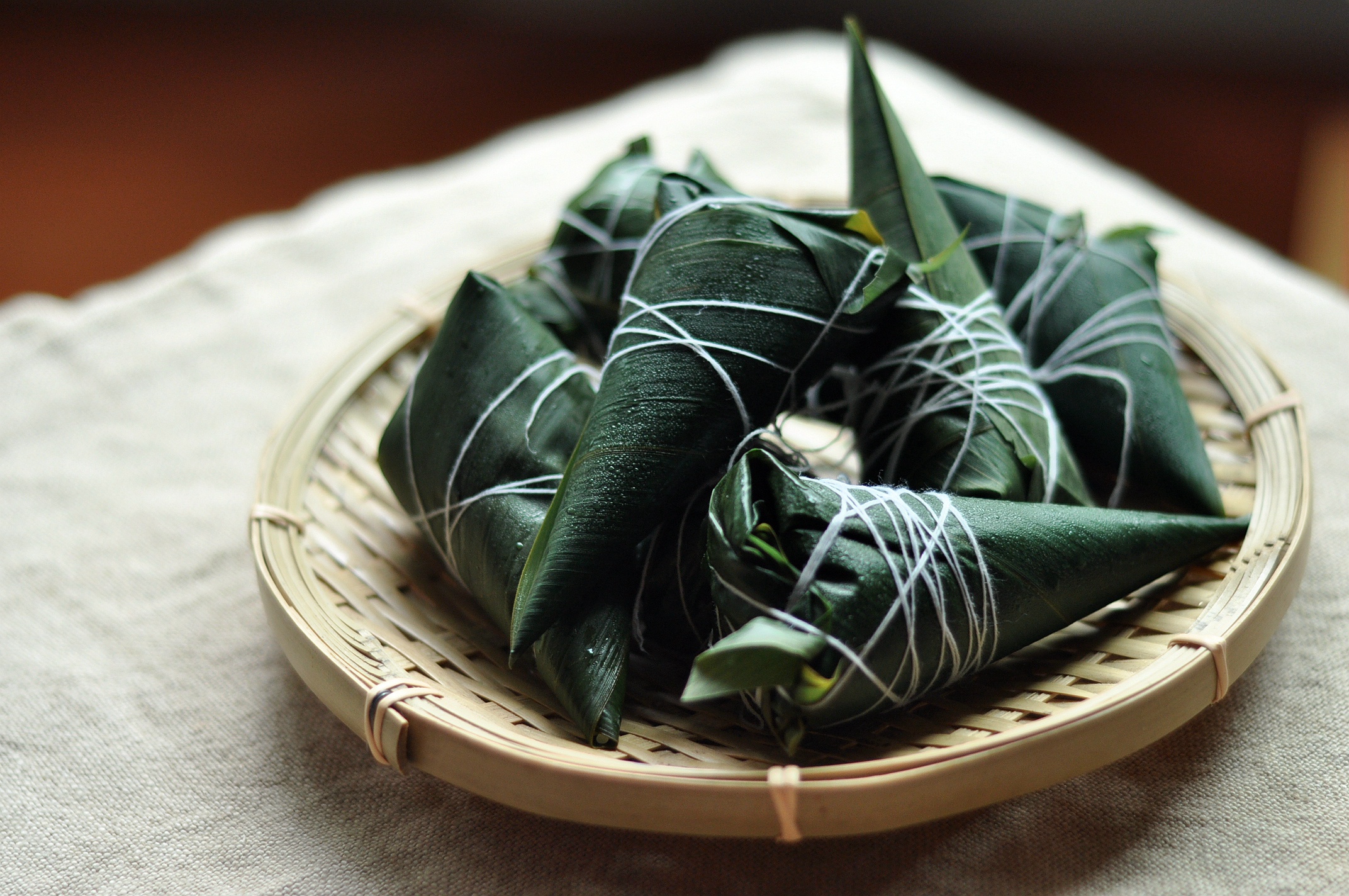 唐栗子做的端午粽子小圆锥一口棕