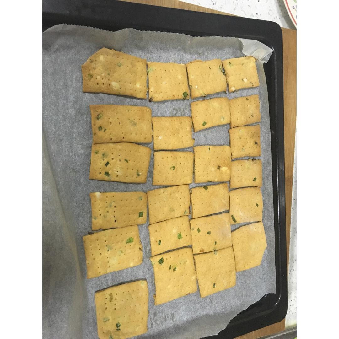 零经验也不怕：葱香苏打饼，据说好吃到六亲不认