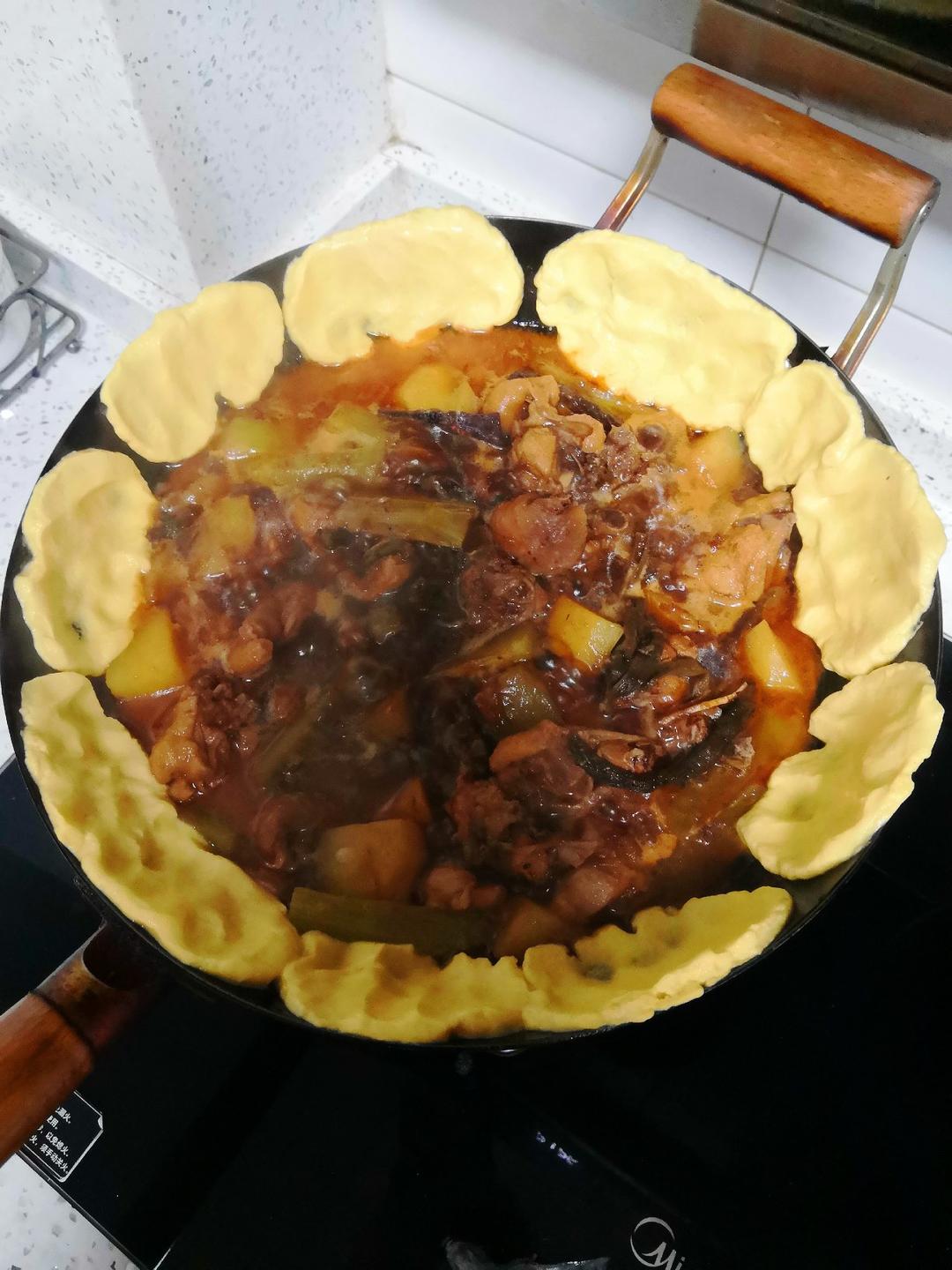 地锅鸡，教你贴饼子好吃的小技巧~