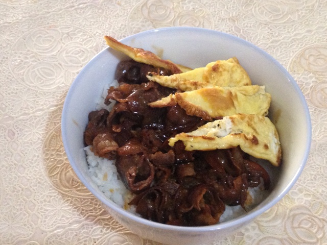 日式牛肉盖浇饭（牛丼）
