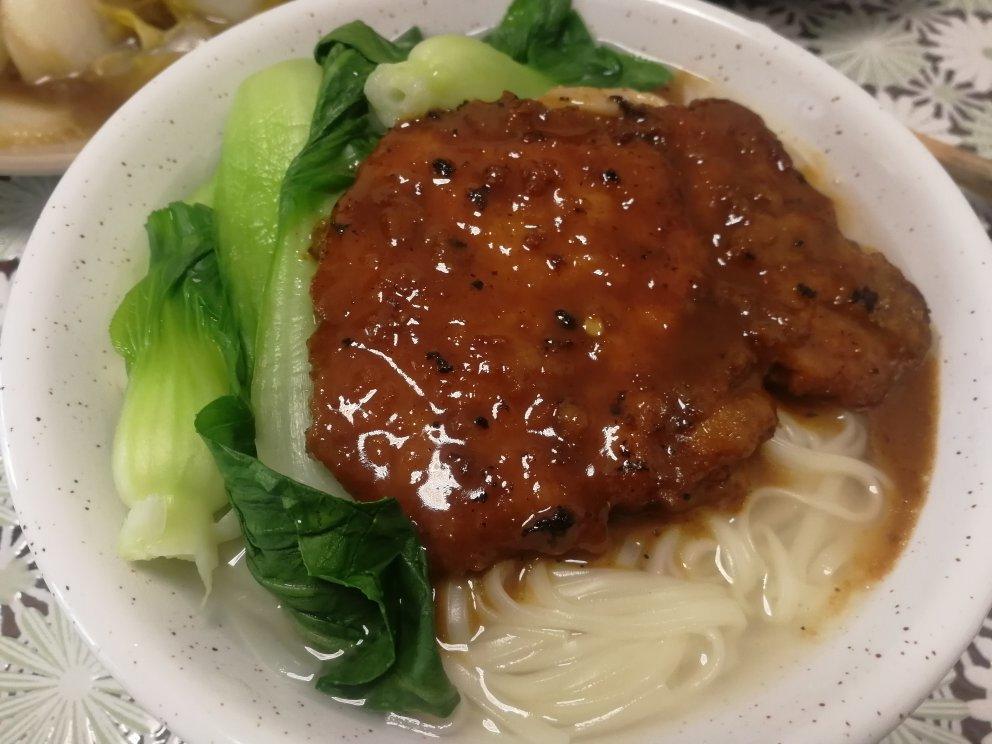 味浓肉嫩的本帮红烧大排