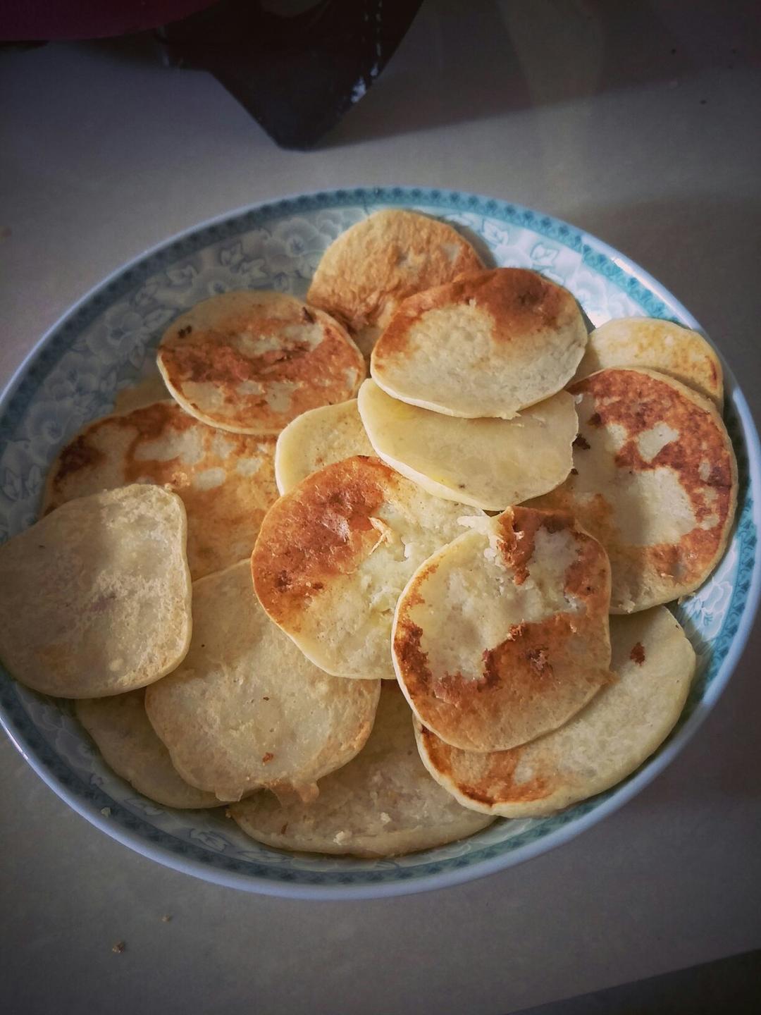 【减脂早餐】无油香蕉松饼（超简单）