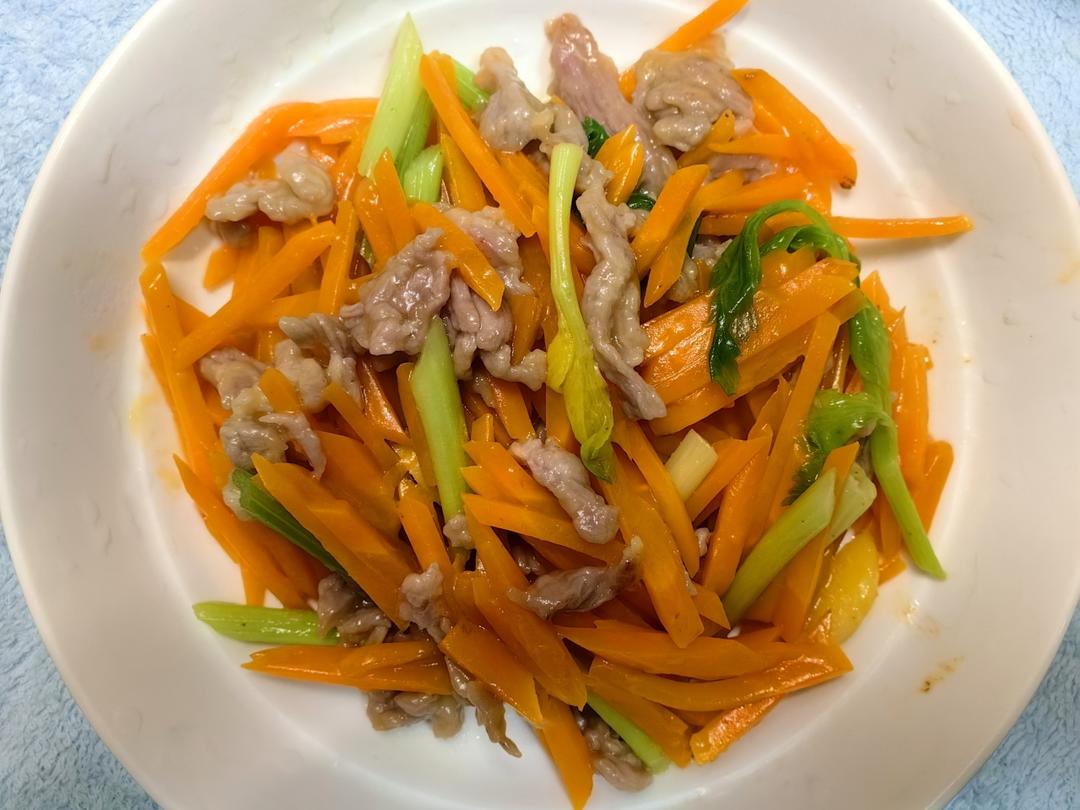 超级下饭胡萝卜丝炒肉