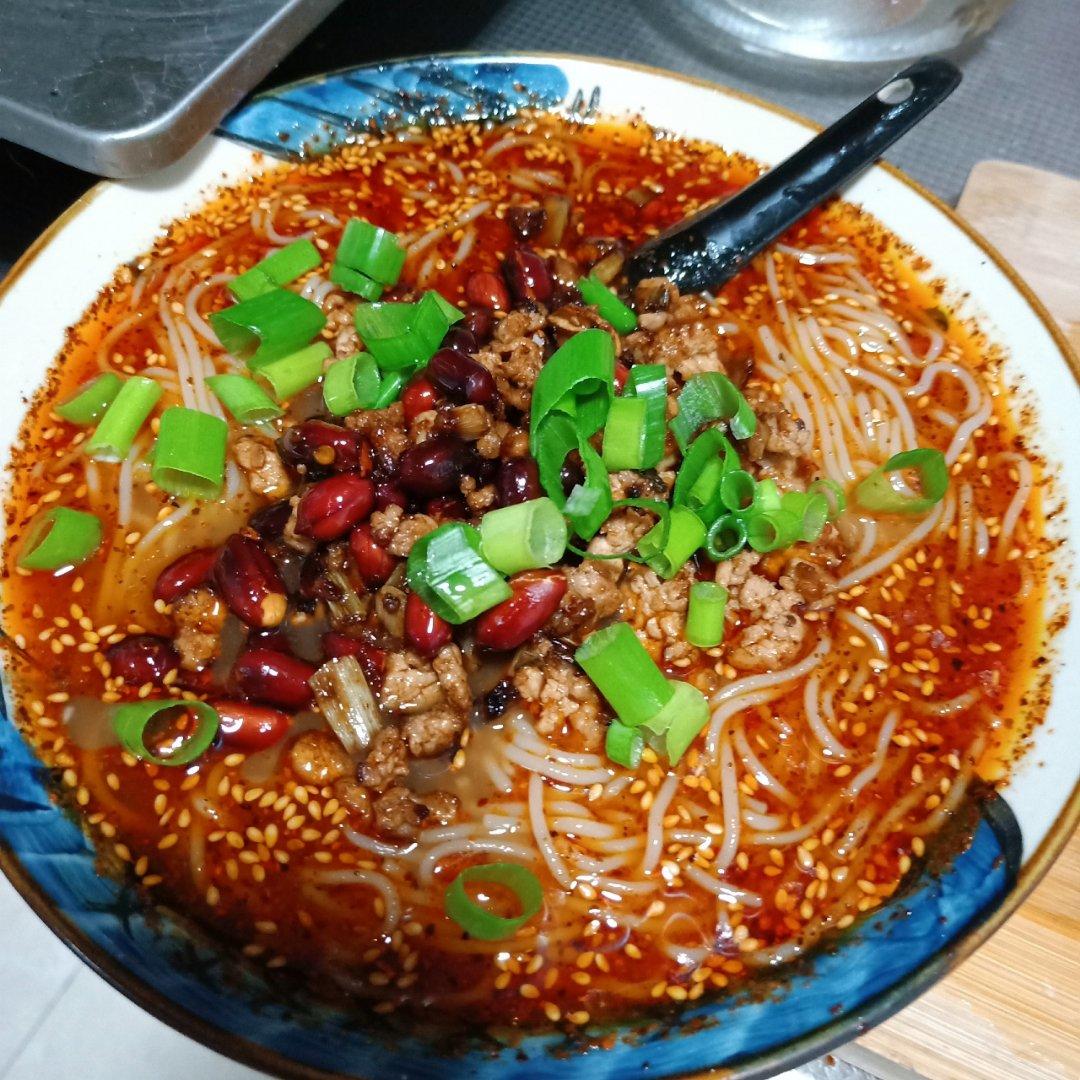 肉蟹煲的鸡爪鸡翅