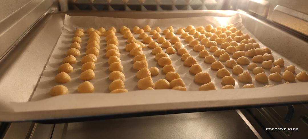 南瓜溶豆（失败后的硬货经验分享，想让大家一次就做成功，详细到裱花嘴用什么样的都说的很清楚，有了这个配方换其任何口味都能用）