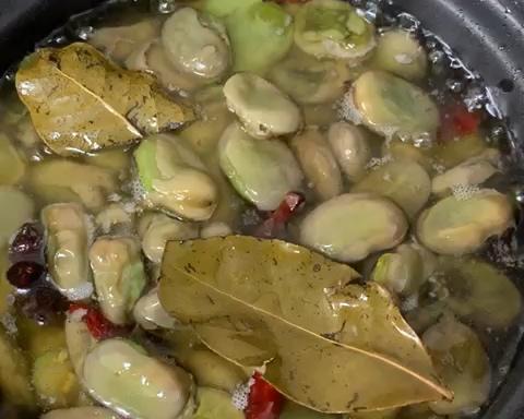 😋油焖蚕豆的做法