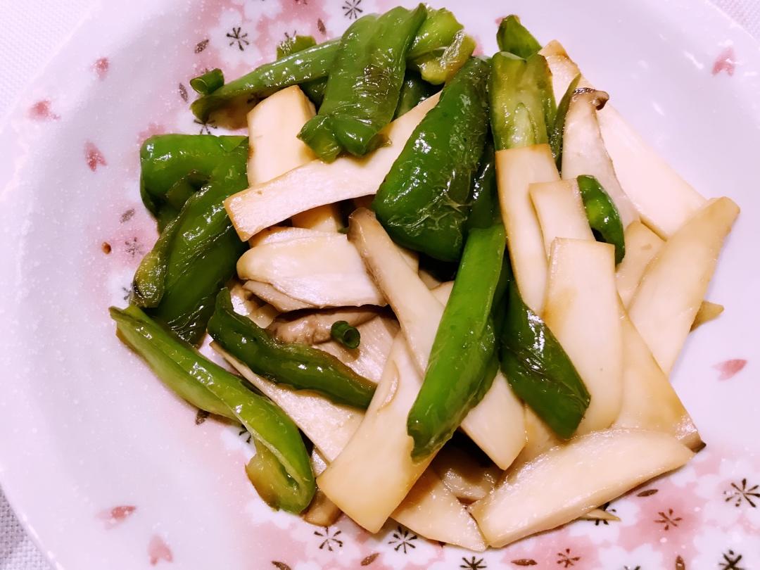 青椒素炒杏鲍菇