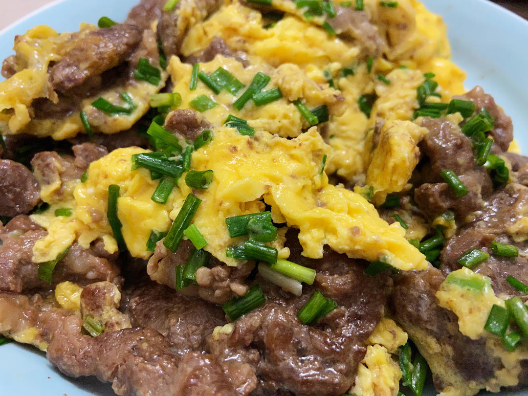 滑蛋牛肉，牛肉滑嫩，鸡蛋松软