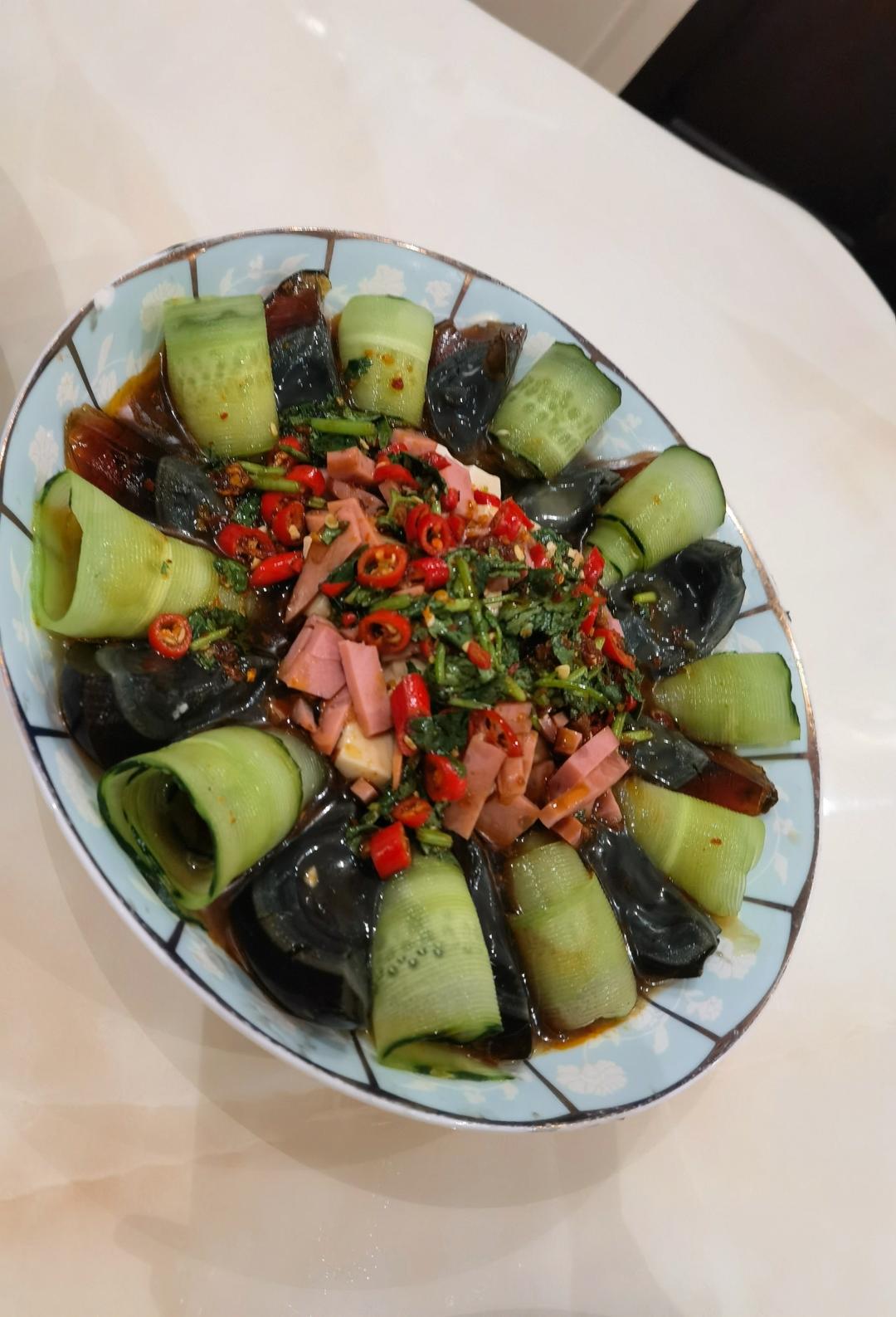 高颜值凉拌皮蛋豆腐