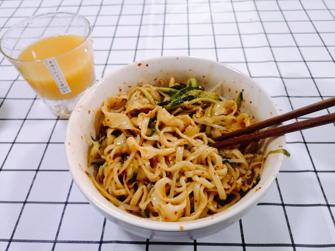 巨好吃㊙️酸辣凉拌面❗️十分钟搞定，简单快手❗️