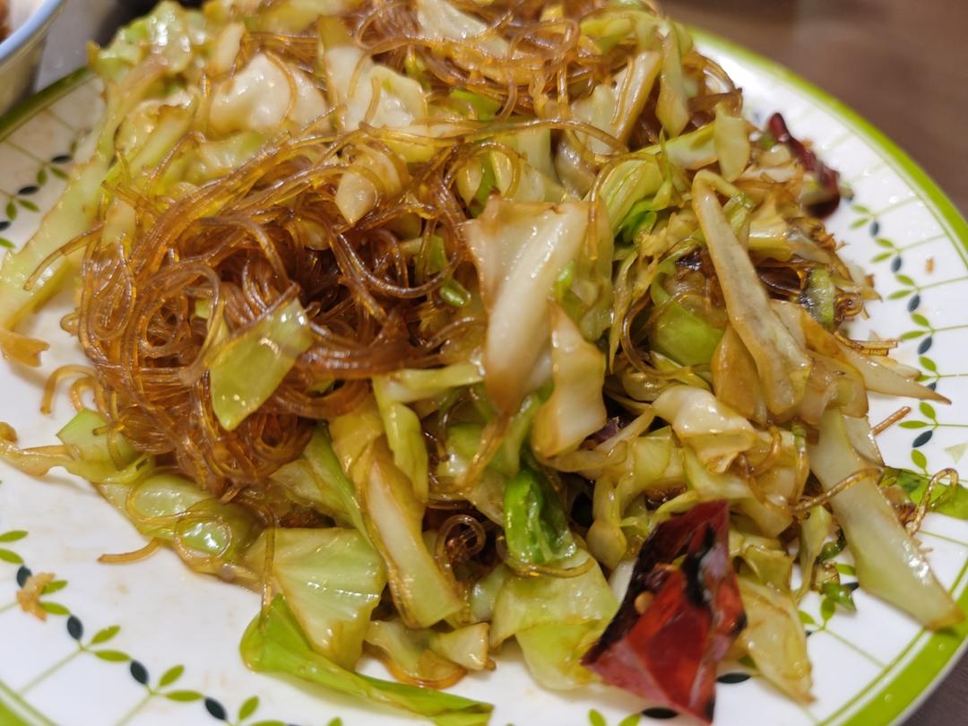 最近爱吃粉丝粉条～包菜炒粉丝