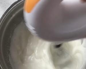 浓香黑芝麻蛋糕卷（椰香奶油）视频详解的做法 步骤9