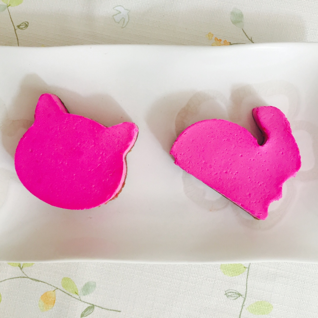 火龙果慕斯（小蛋糕）