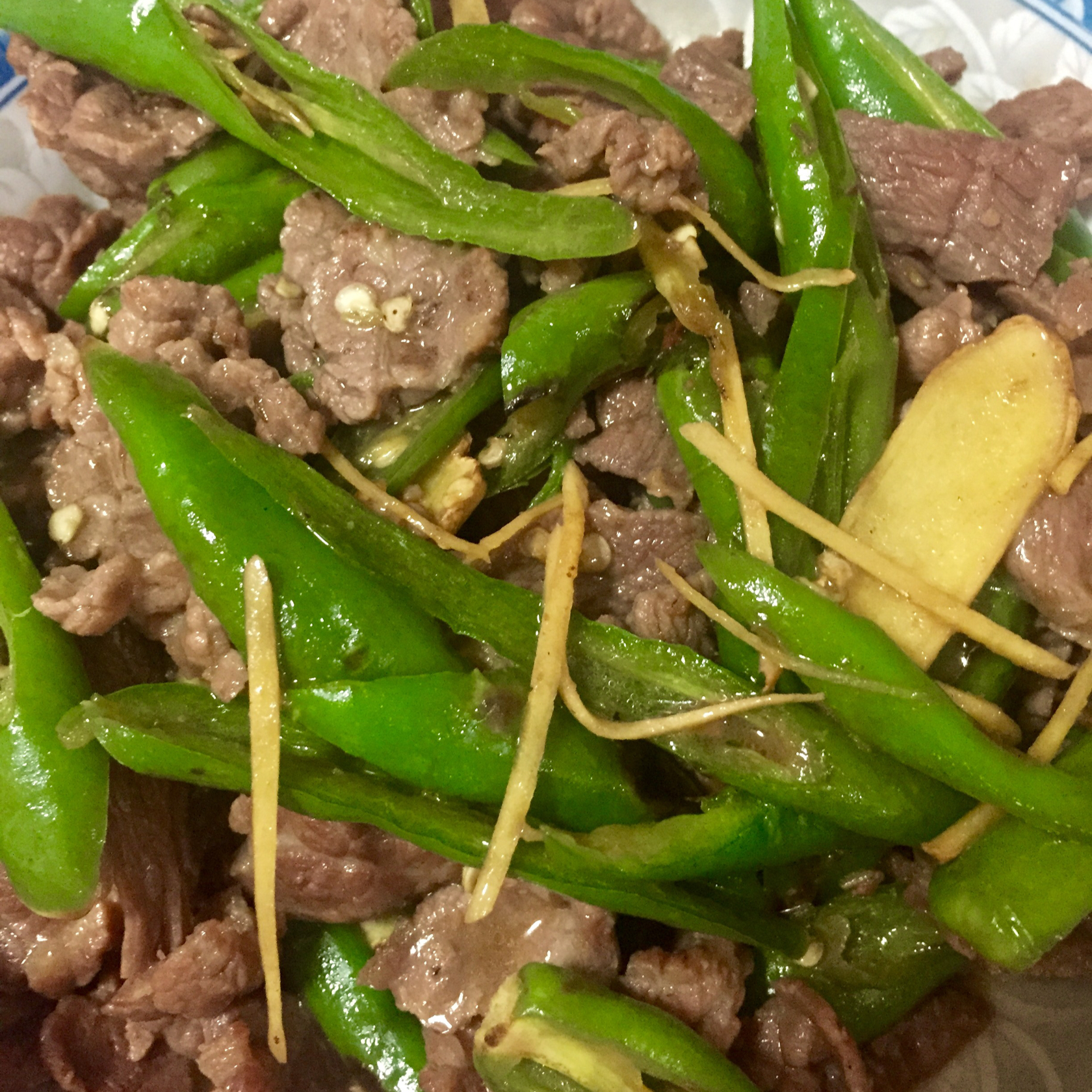 爆炒尖椒牛肉