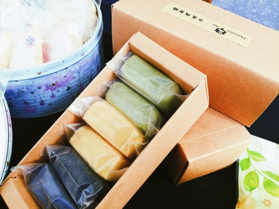 黑凤梨—三色凤梨酥