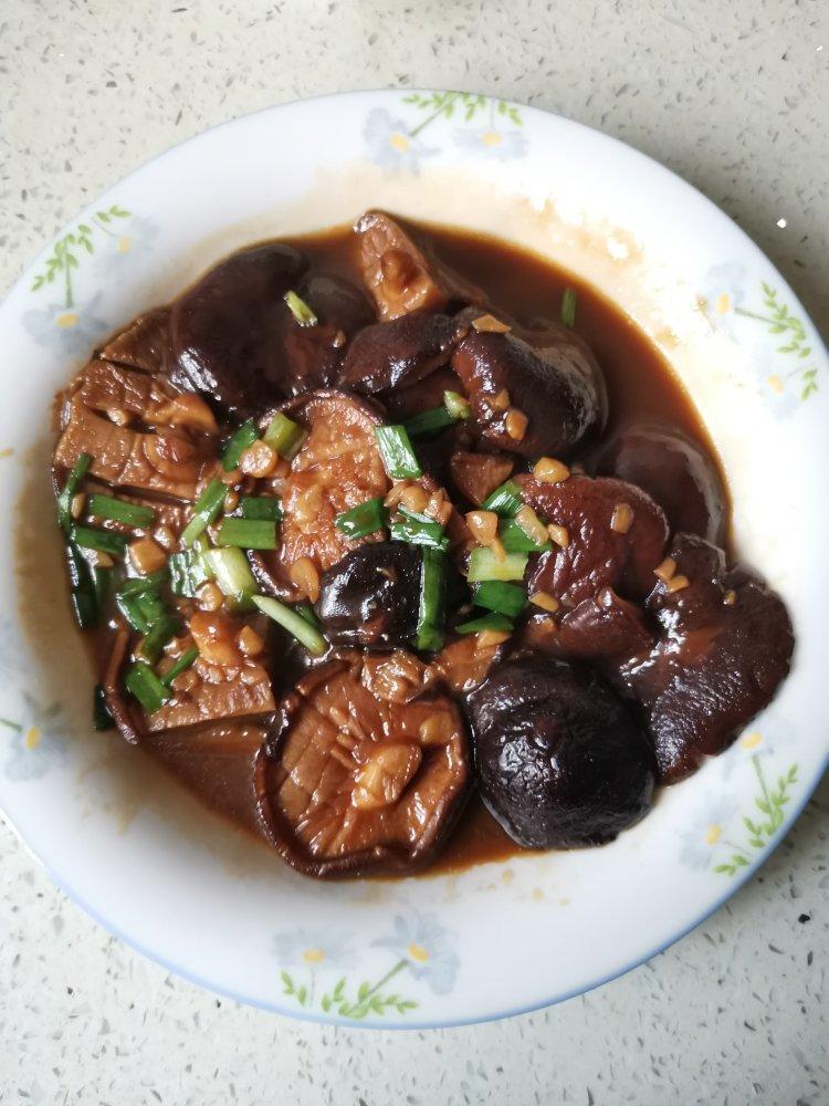 鲜嫩多汁，比鲍鱼还好吃红烧香菇