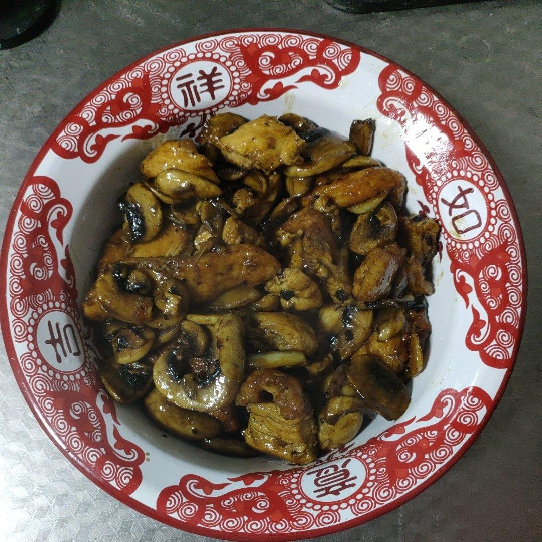 嫩滑不柴❗️爆好吃的黑椒口蘑炒鸡胸肉～绝了