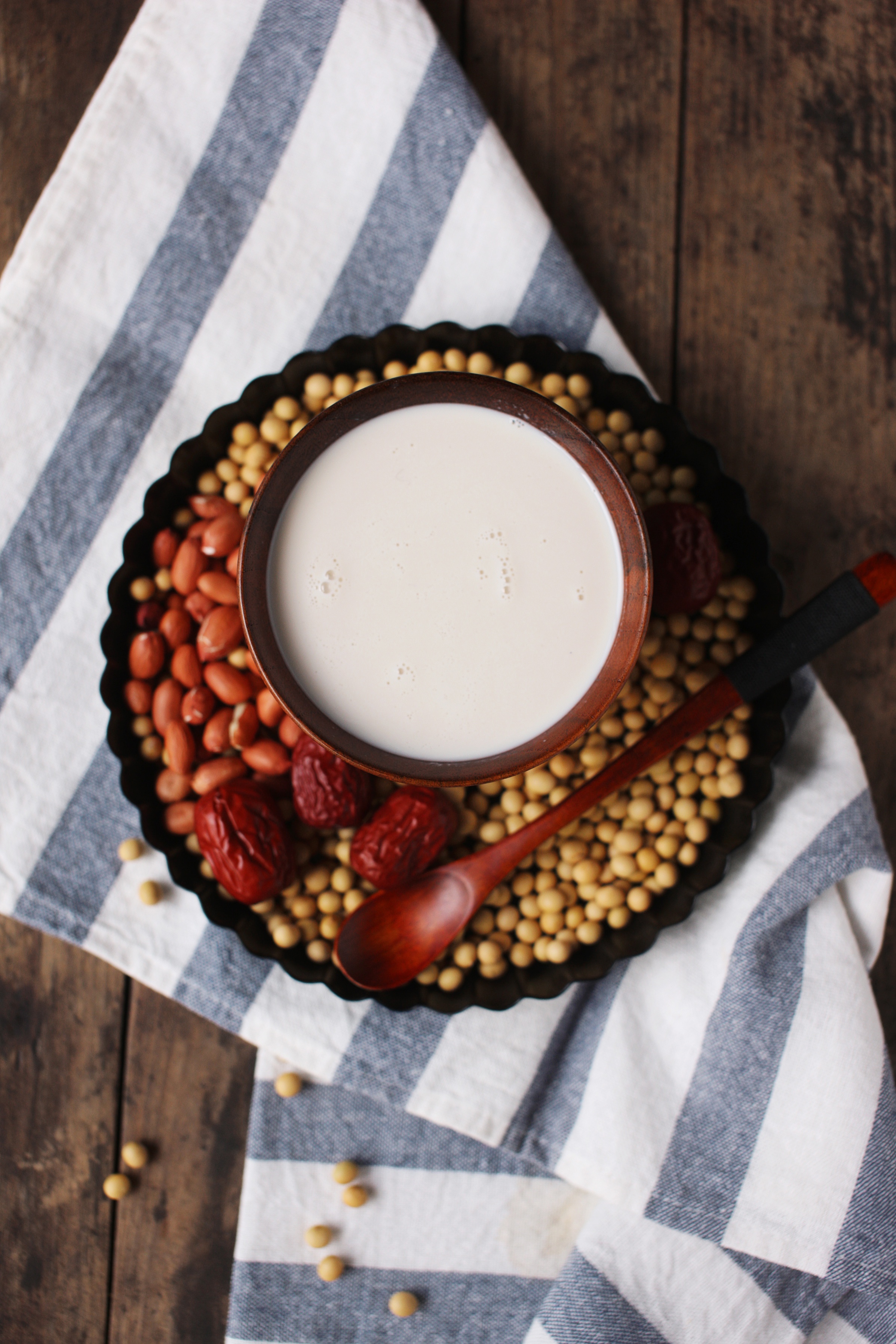 细嗅蔷薇natalie做的花生红枣豆奶(豆浆机版)