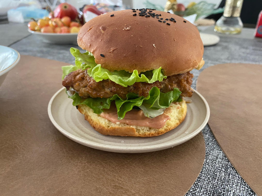 不输给牛肉的猪肉汉堡肉饼