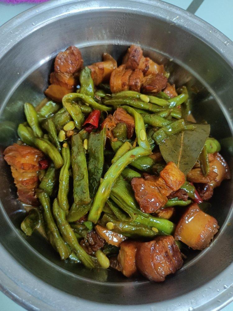 卞冬儿做的红烧肉炖豆角绝对下饭