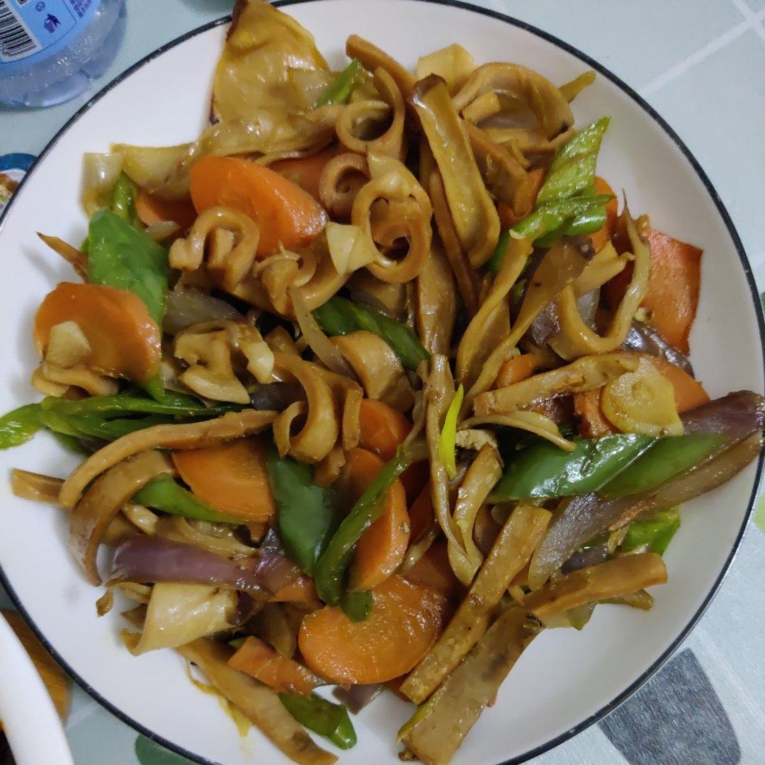 青椒爆炒干鱿鱼丝