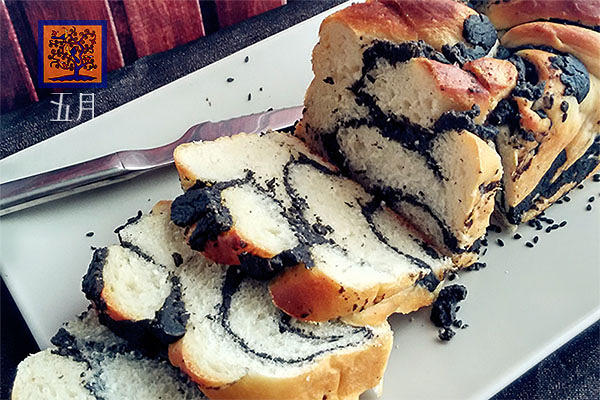 Babka（巴布卡）黑芝麻奶酪夹馅面包