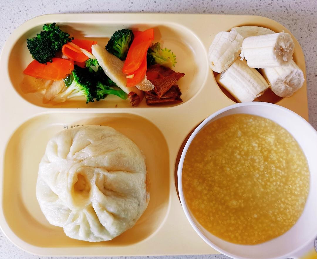 宝贝的早餐记录。