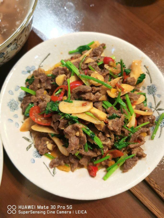 小炒牛肉（肉嫩味香）