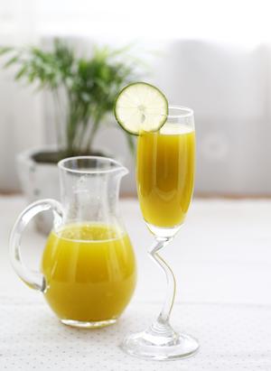 芒果生菜汁的做法 步骤4