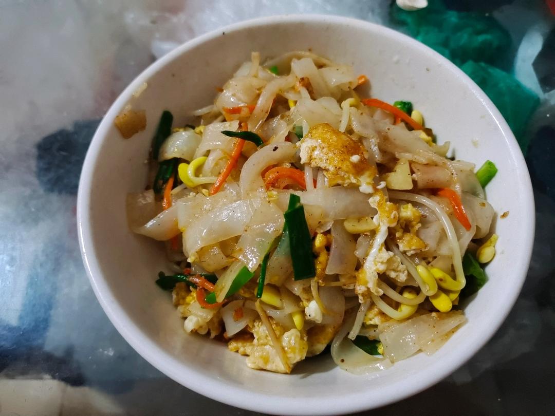 路边摊的炒河粉