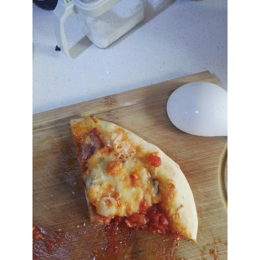 蘑菇火腿心花边比萨