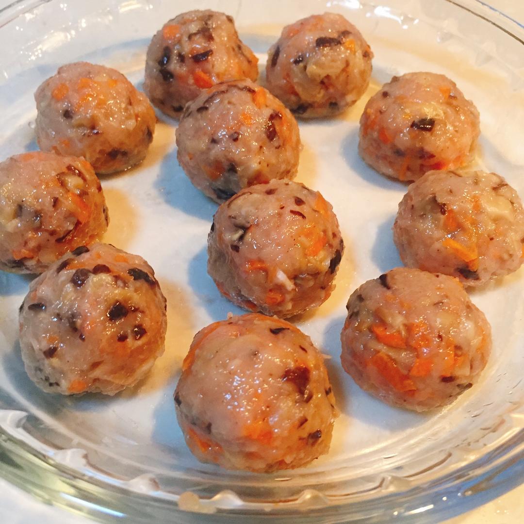 香菇胡萝卜鸡胸肉丸的做法