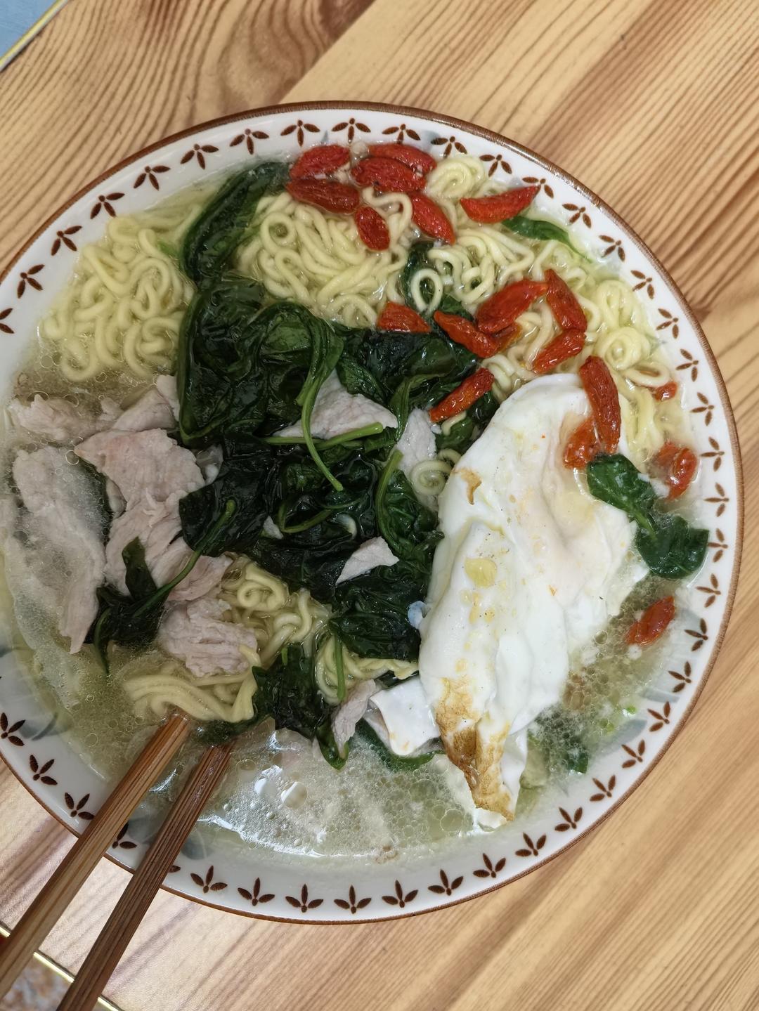 瘦肉猪肝枸杞叶汤荞麦面