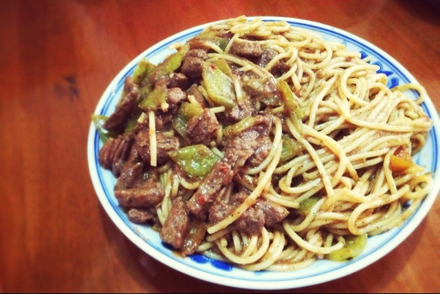 黑椒牛柳炒意粉