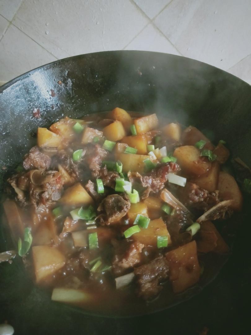 土豆烧排骨