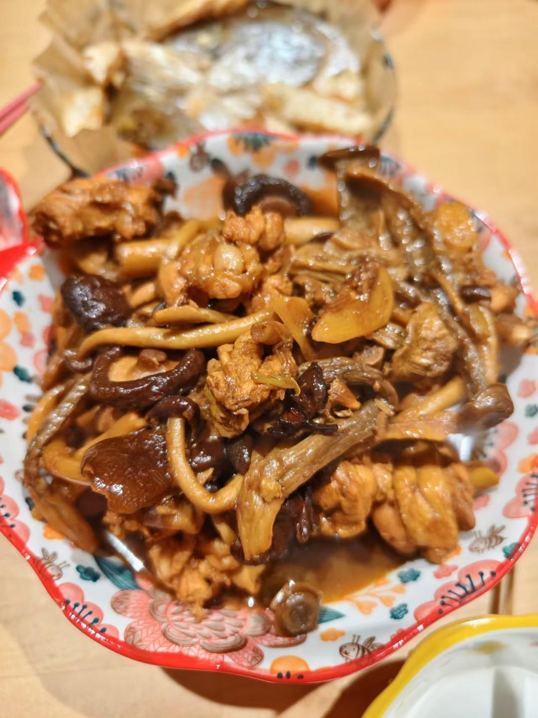 小鸡炖蘑菇