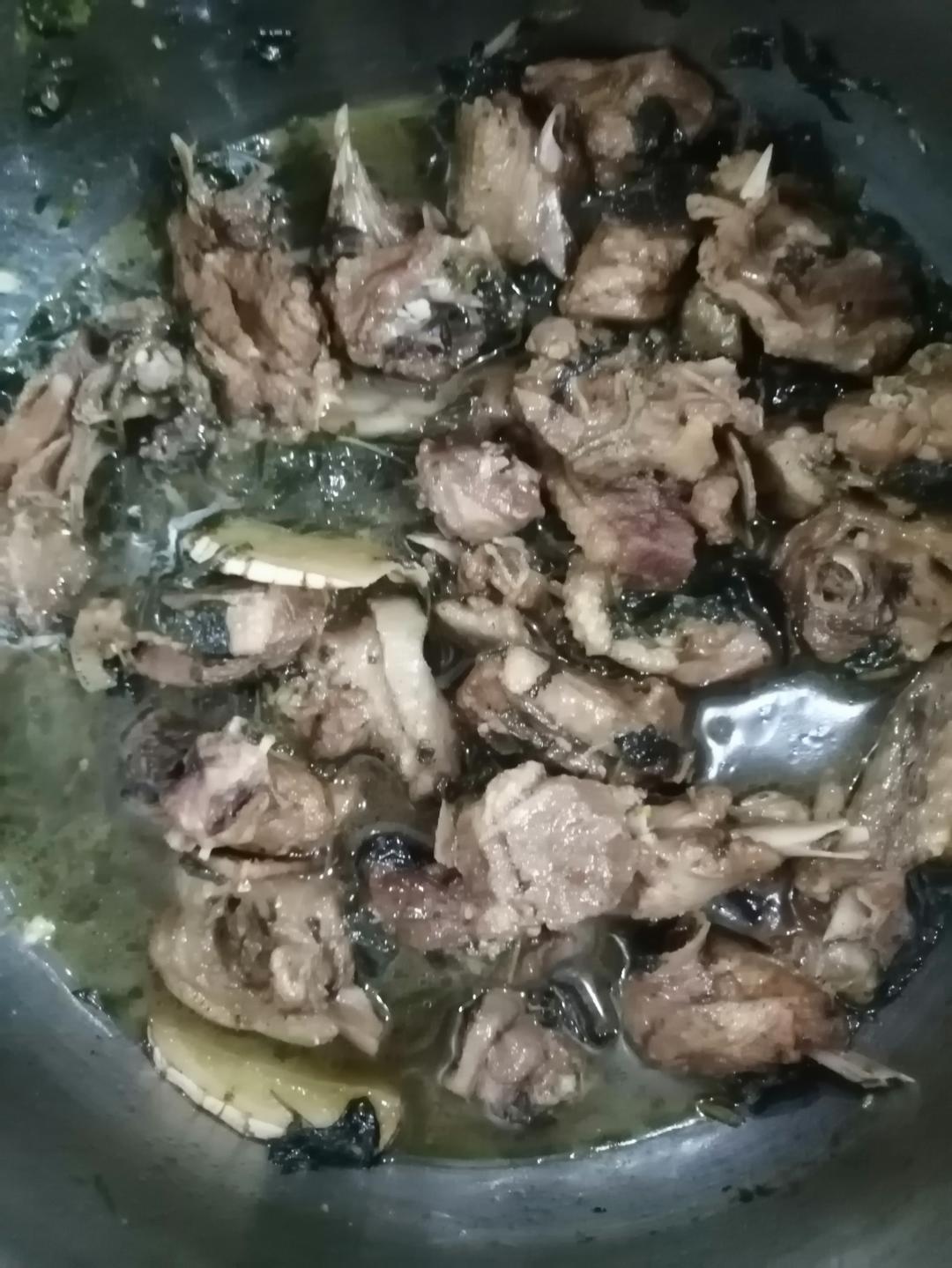 紫苏焖鸭