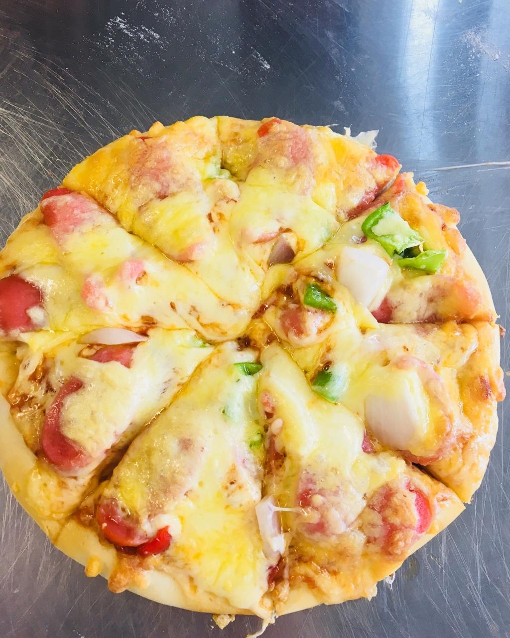 hey秦妹妹做的8寸纯手工什锦披萨