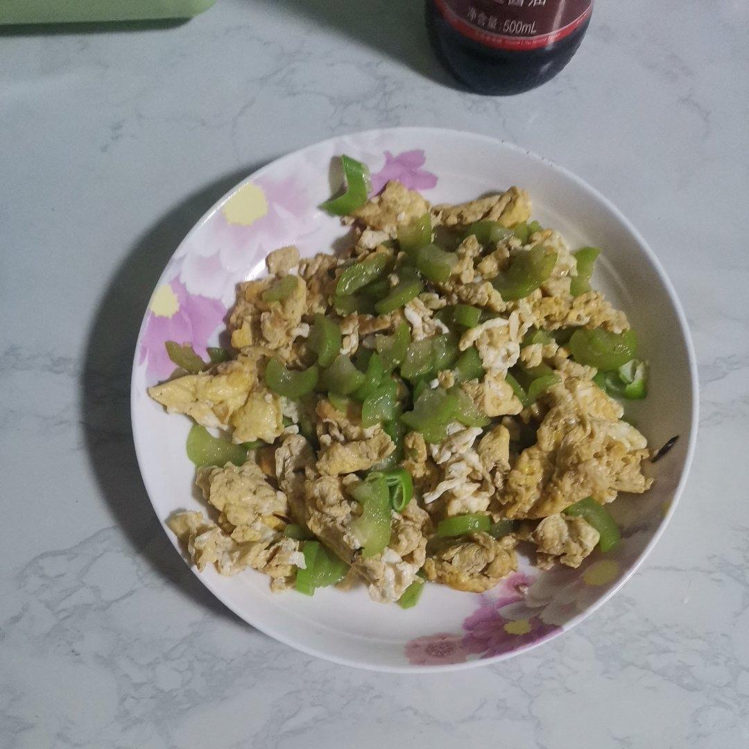 丝瓜炒鸡蛋！