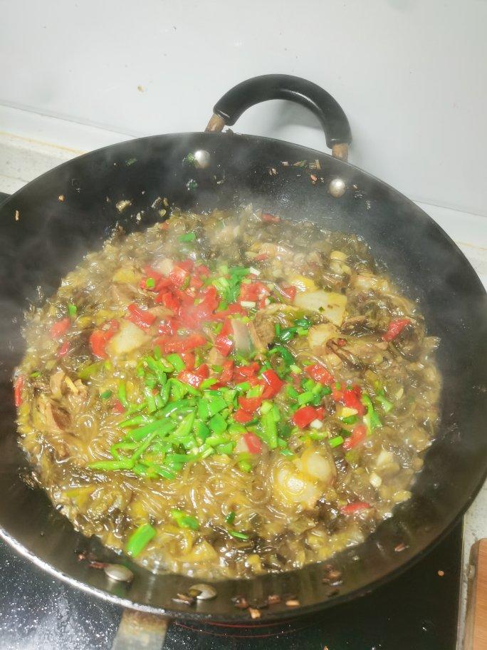 酸菜猪肉炖粉条