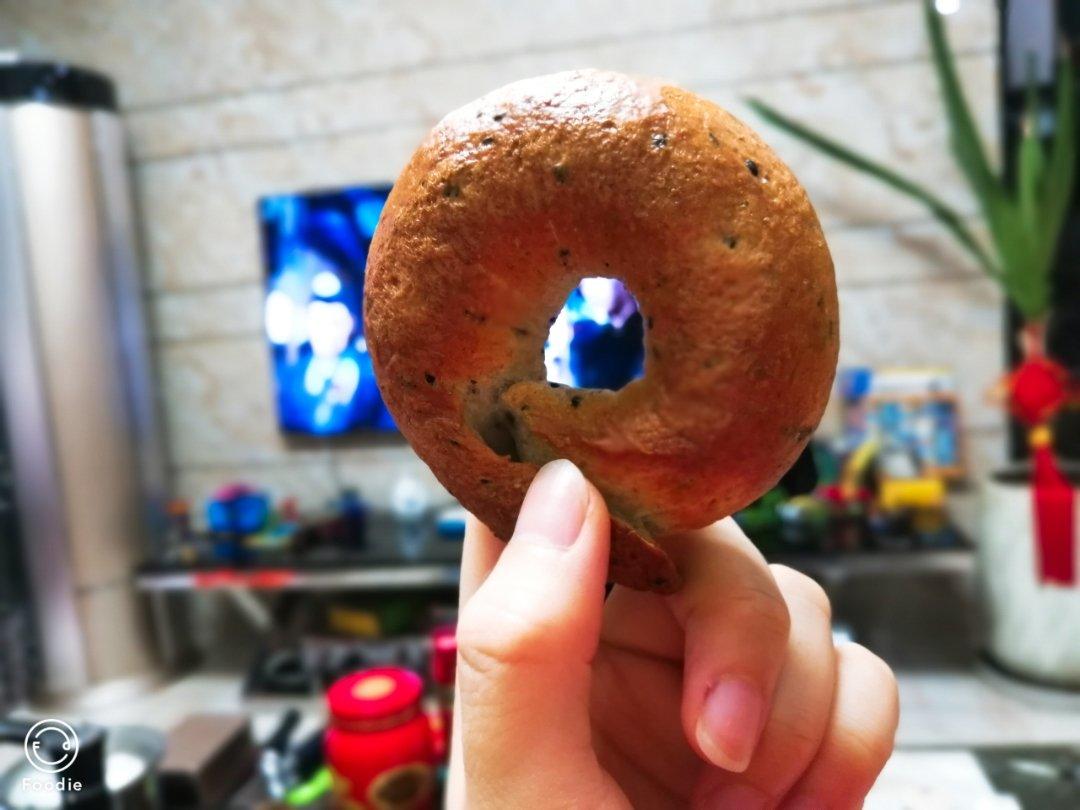 黑芝麻全麦贝果